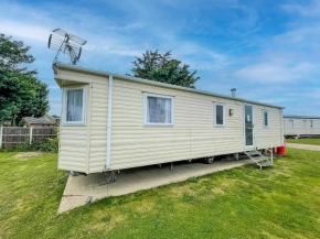 Great Caravan At Breydon Water Holiday Park, Ref 10086B